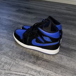 Nike Jordan Ones Mid Size 10