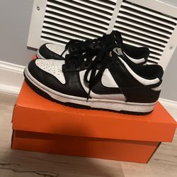 Nike Panda Dunks