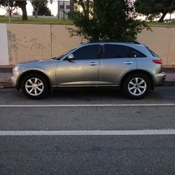 2005 Infiniti Fx35
