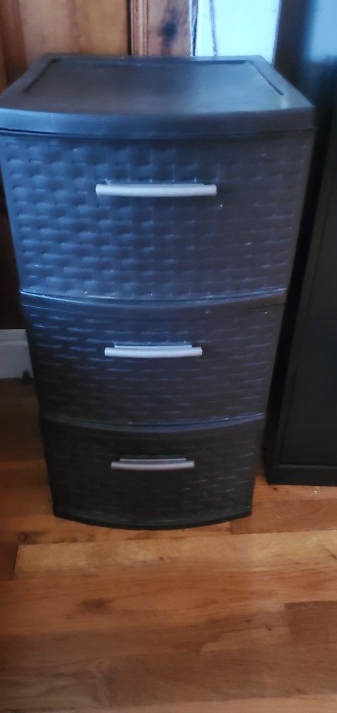 Sterilite 3 Drawer Tower, Slim Plastic Weave 3 Drawer Tower with Pull Handles