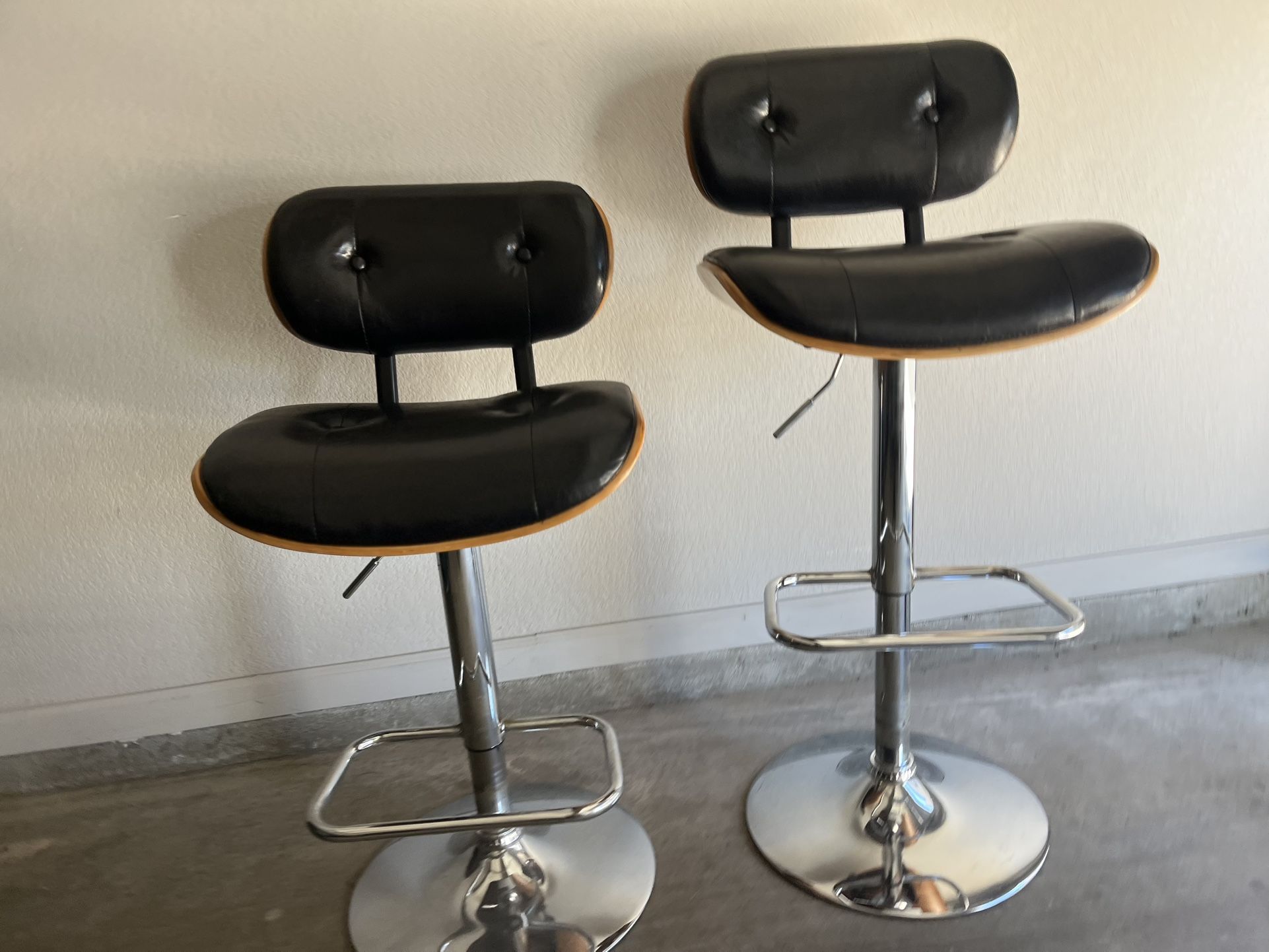 Set of 2 Modern Adjustable Bar Stools – Black Faux Leather with Chrome Base