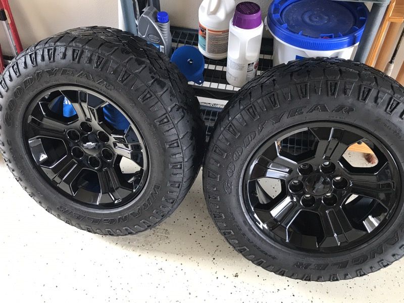 Set of 4 Chevy 18's Midnight Edition black alloy wheels 18 GMC Chevrolet Silverado Duratrac Tires 265/65R18