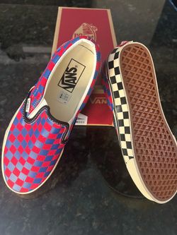 Vans size 9 women. Men 7.5…. Great for back to school. Located in Altamesa and 35 South Fort Worth