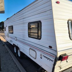 Sandpiper 28ft Camper 1000