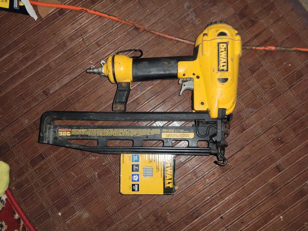 Dewalt 16g neumatic finishing nailer and nails for Sale in Cleveland, OH OfferUp