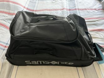NEW Samsonite Rolling Travel Bag / Gym Bag w/ Wheels (Airline Carry-On Size)
