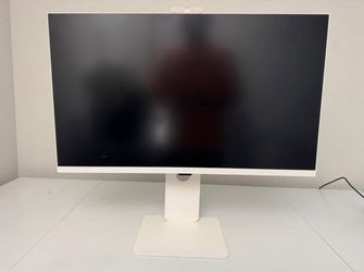LG 32SR85U-W Smart Monitor 32-inch 4K UHD (3840x2160)