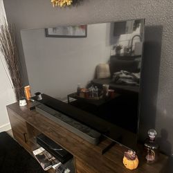 60” Samsung Smart TV – Excellent Condition