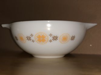 Vintage Pyrex Bowl