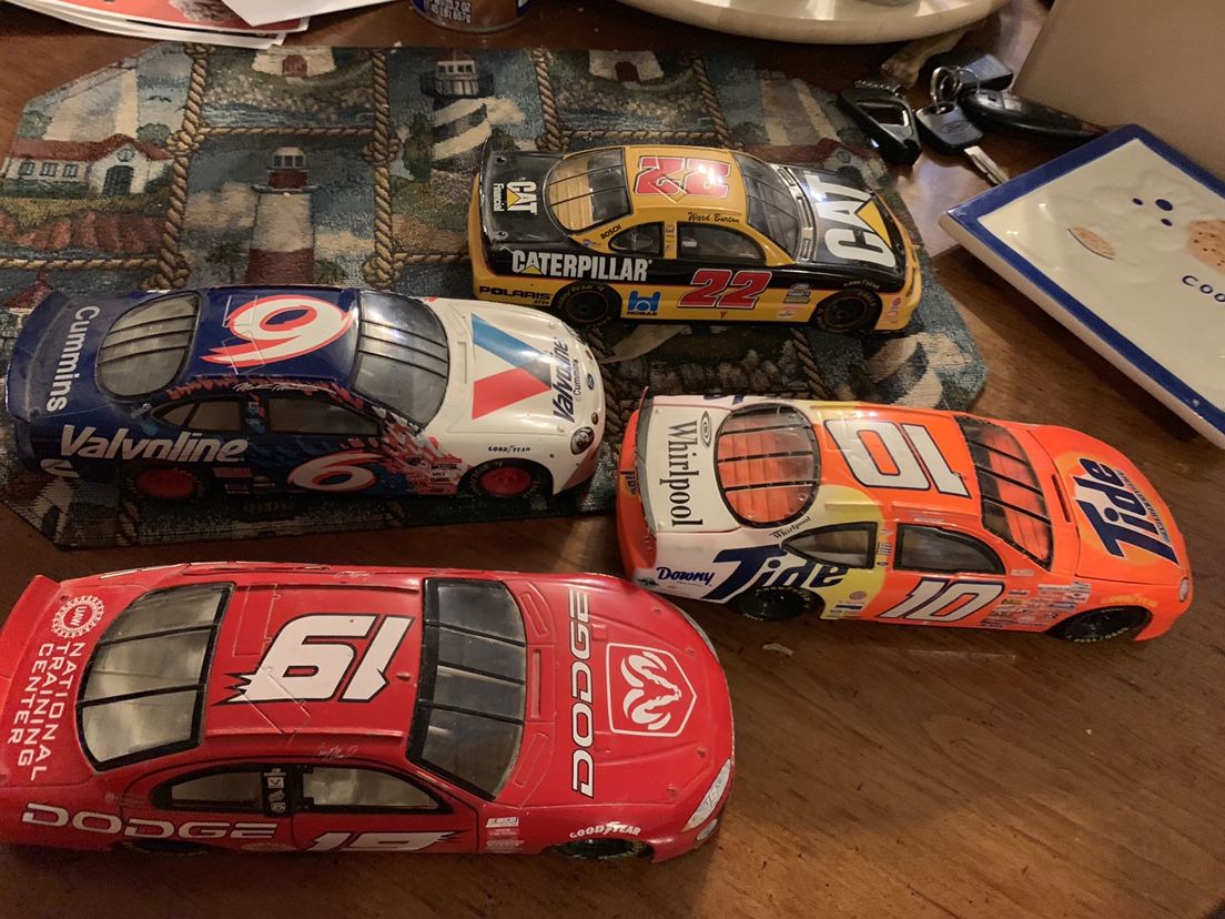 (4) Metal 1:18 Scale NASCAR Diecast Race Cars