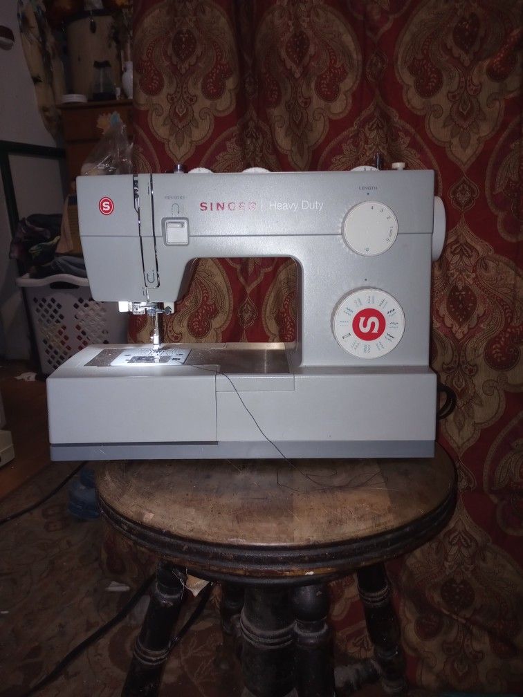 Sing Singer Heavy Duty Sewing Machine