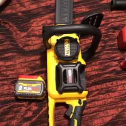 Dewalt 60v Flexvolt 16 “” Chain Saw + Batery