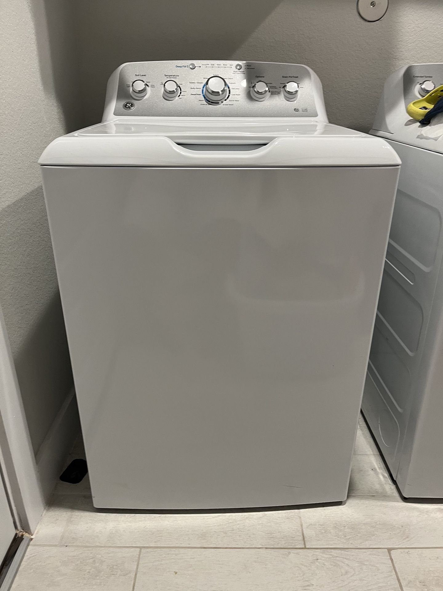 White Top Load Washer with Infusor