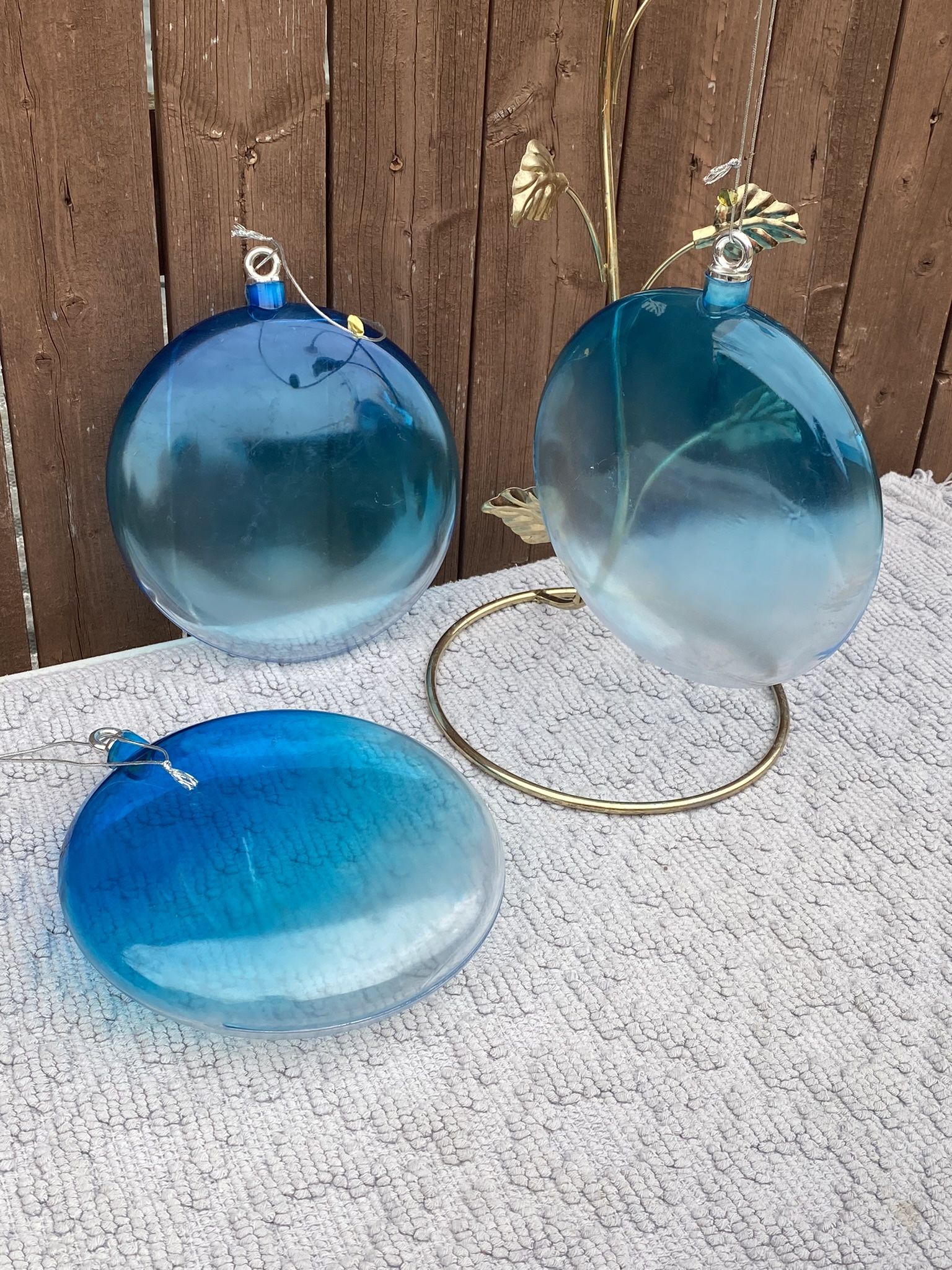 Unique vintage Indoor or outdoor decorations Blue’s Spheres shaper ornament