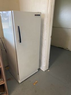 Refrigerator Medium size