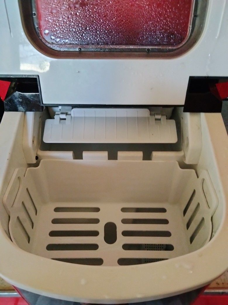 Magic Chef Ice Maker for Sale in Paris, TX OfferUp