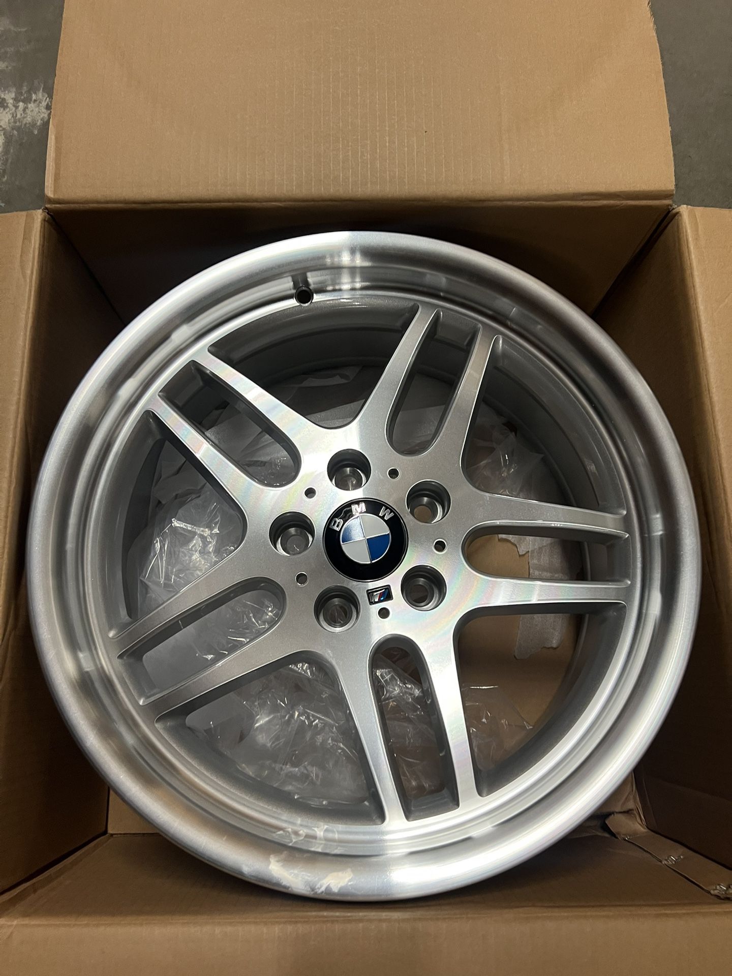 18” BMW M Parallel Style 37 Wheels