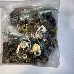500 Pins Lot