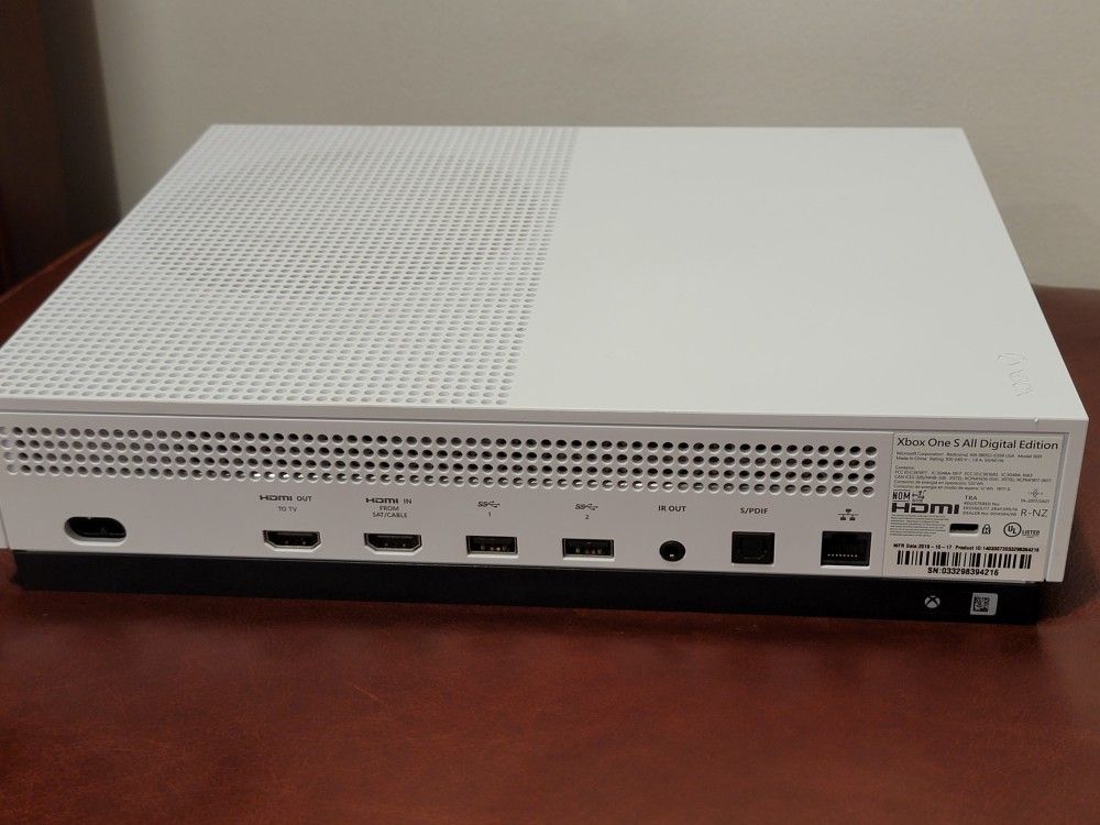 Xbox One S Gaming Setup