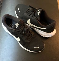 Nike Women’s Wide Black/White Shoes