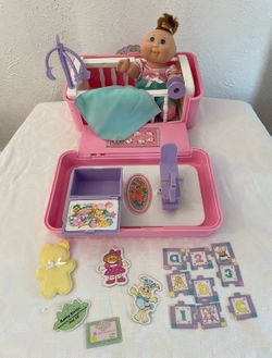 Vintage Cabbage Patch Kids Love 'N Go Baby & Nursery Playset Doll