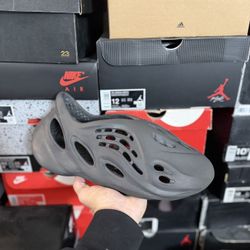 Adidas Yeezy Onyx Foam Runner size 12 VNDS 