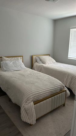 🛏️ Twin Bed Set for Sale – $500