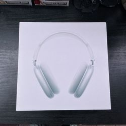 White AirPod Max