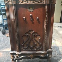 Antique Vintage Radio Cabinet