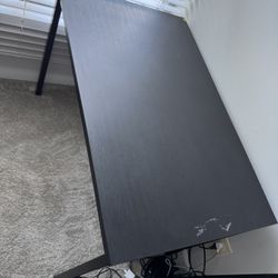 4 person Dining table
