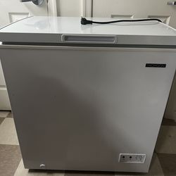 Thomson TFRF520 Chest Deep Freezer, 5.0 Capacity, White, 5 cu ft