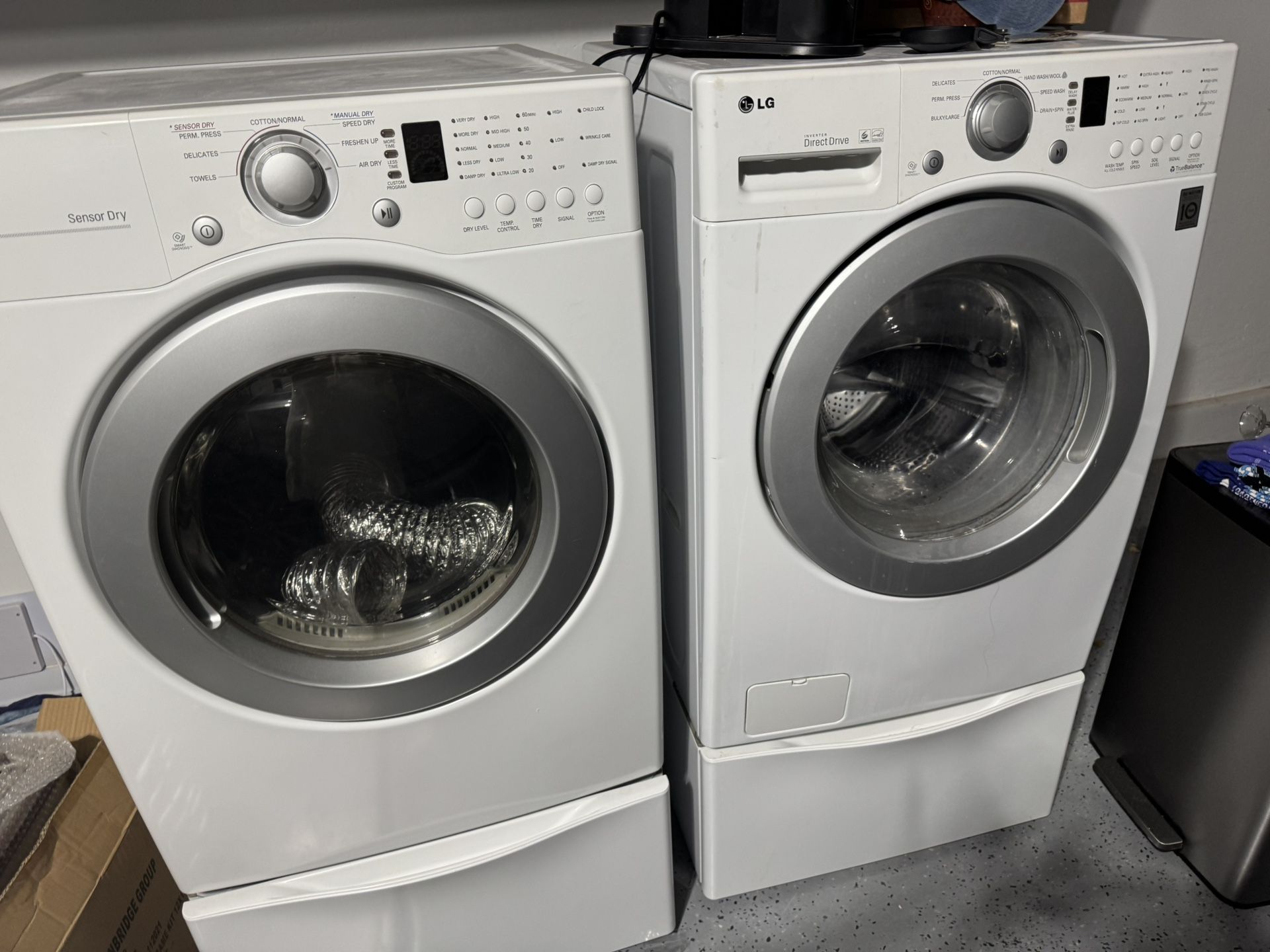GE Washer and Dryer With Pedestal