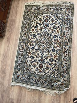 Area rug 5’x3’