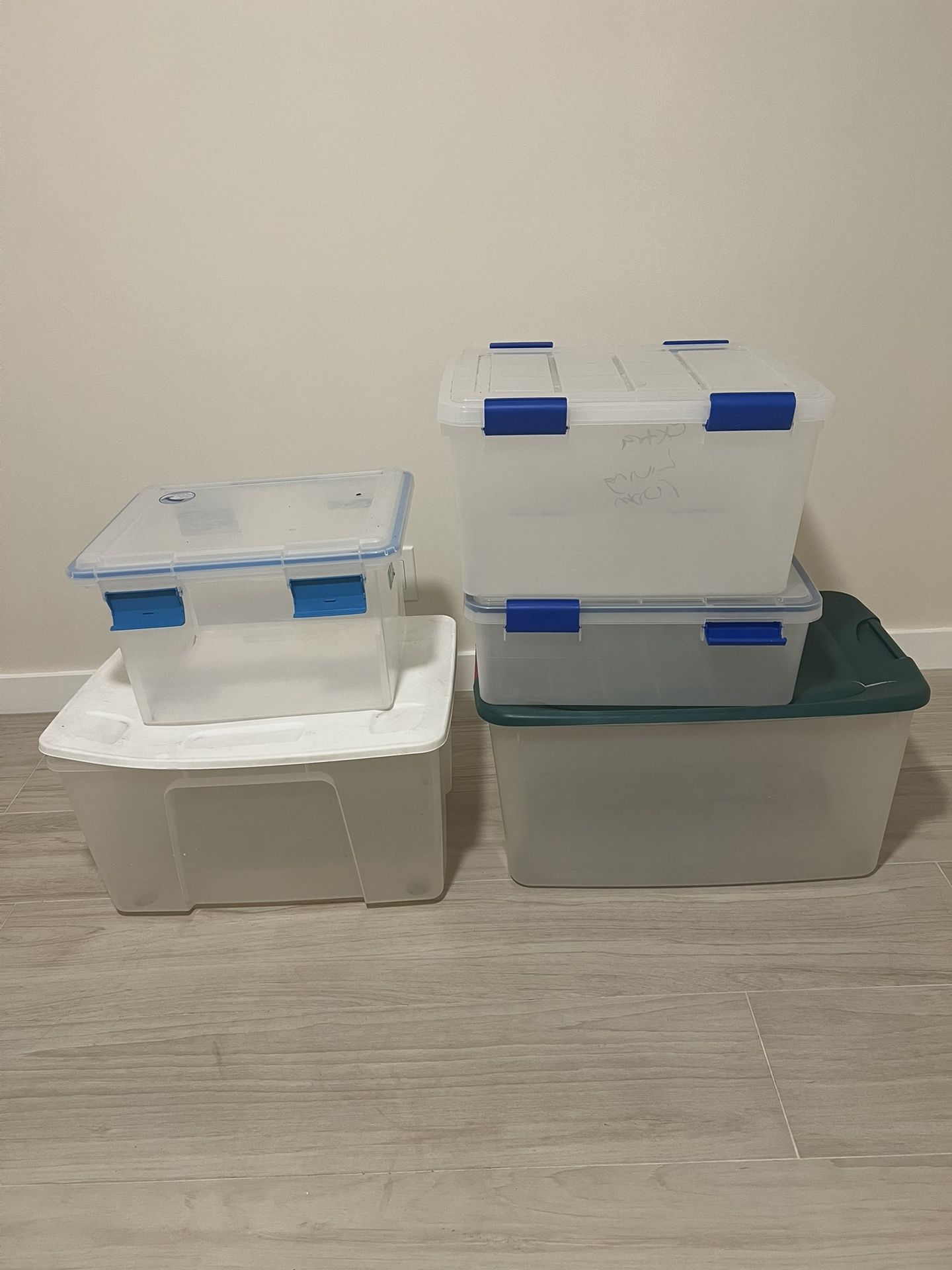 5 Storage Containers