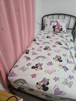 Cama con colchón