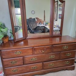 Bedroom Set Dressers And Headboard