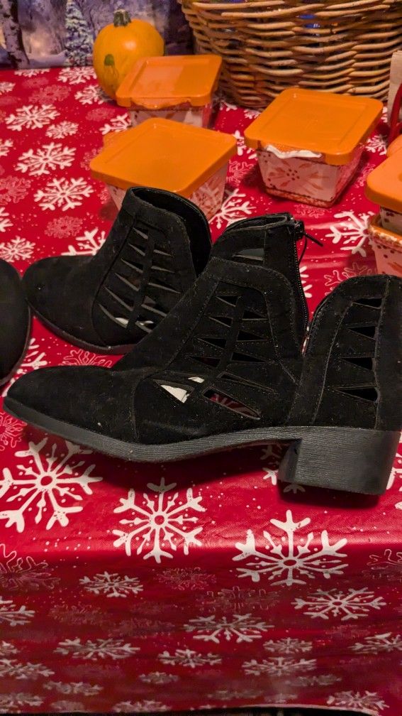 Brand New Boots Size 8