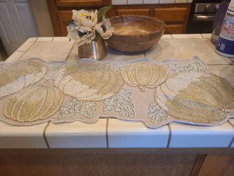 Smaller size beaded Fall runner