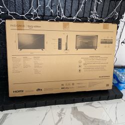 HUGE TV NOT USED $400