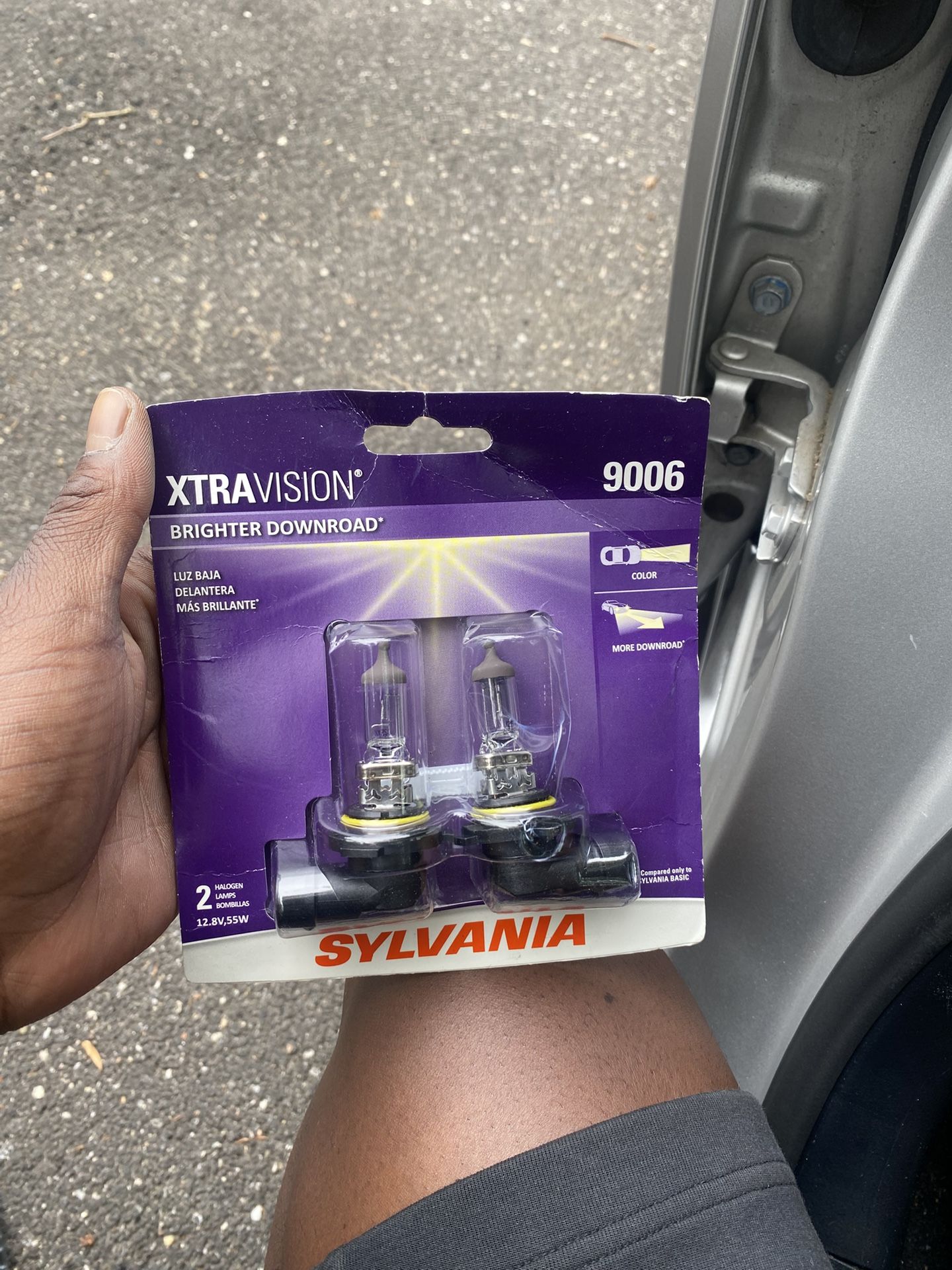 Sylvania 9006 Light Bulbs/ Headlights