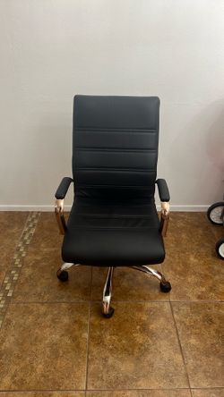 High black Office chair