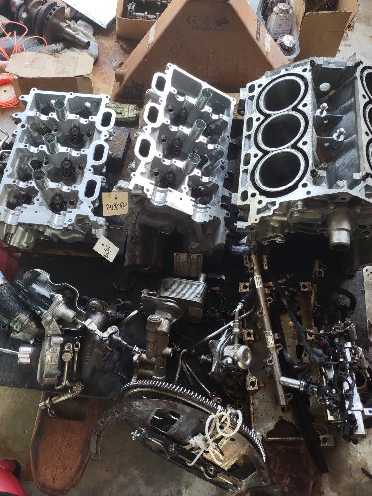 Twin Turbo 2017 Ford F-150 Engine