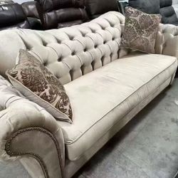 European style sofa，$350