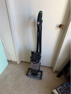 Shark Lift-Away upright DuoClean vacuum