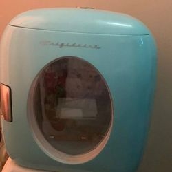 Retro Frigidaire Mini Fridge For Sale 