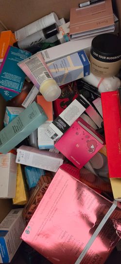 300 pieces of HBA/Cosmetics
