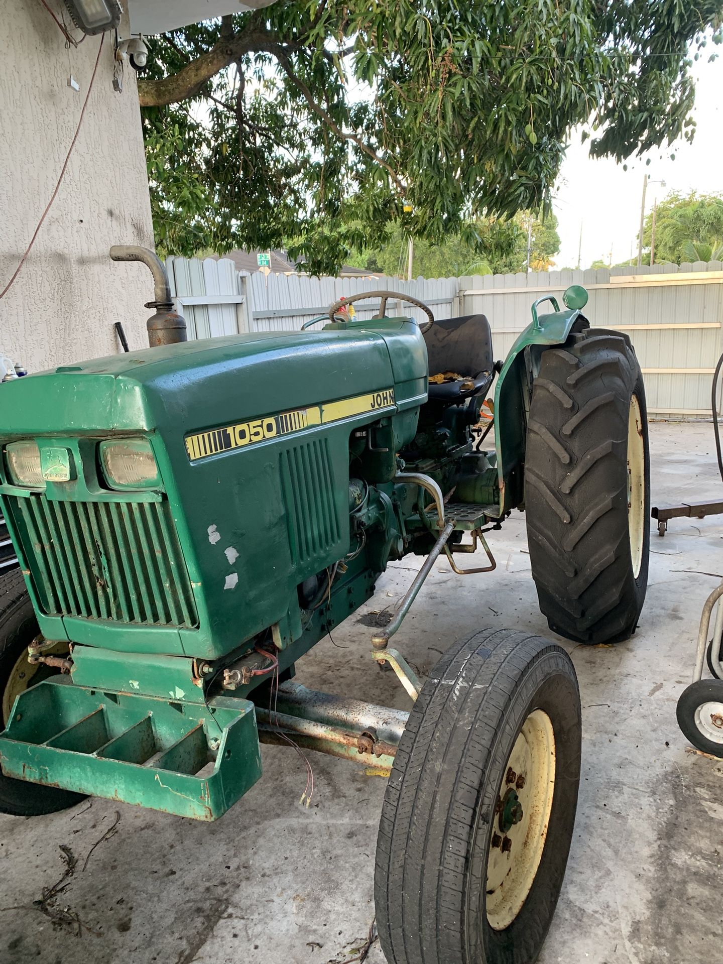 1985 John Deere 1050 Tractor