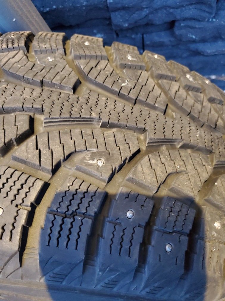 2 Hankook Studded Snow Tires 275/55/20 for Sale in Tigard, OR OfferUp