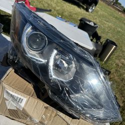 17-19 Nissan Rogue Sport Passenger Headlight 