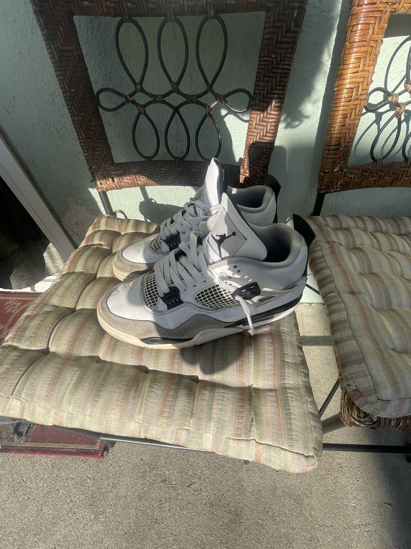 Jordan 4s